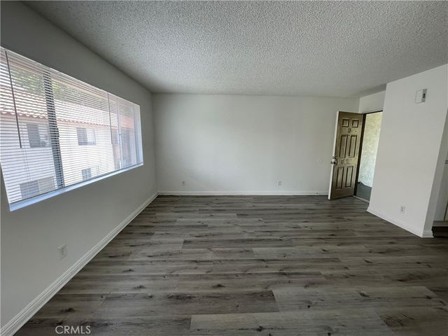 810 S Citrus 11, Azusa, CA 91702