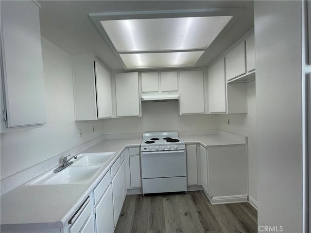810 S Citrus 11, Azusa, CA 91702