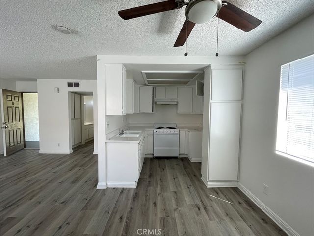 810 S Citrus 11, Azusa, CA 91702