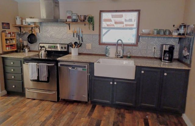 172 Pine Canyon DR, Smithville, TX 78957