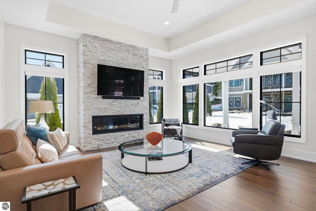 Image 11 of property listing at 103 Vineyard Ridge Drive, Traverse City, MI 49686