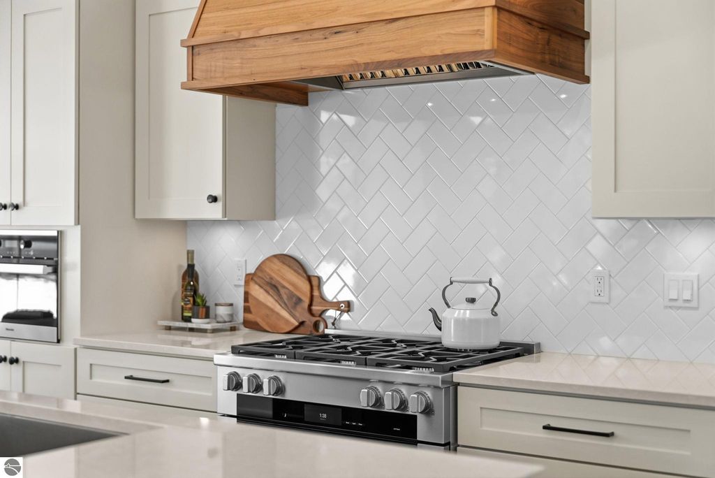 Image 18 of property listing at 103 Vineyard Ridge Drive, Traverse City, MI 49686