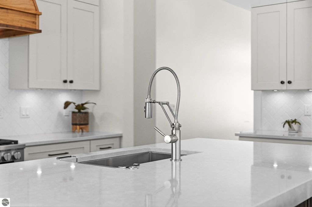 Image 19 of property listing at 103 Vineyard Ridge Drive, Traverse City, MI 49686