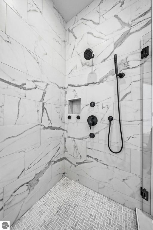 Image 36 of property listing at 103 Vineyard Ridge Drive, Traverse City, MI 49686