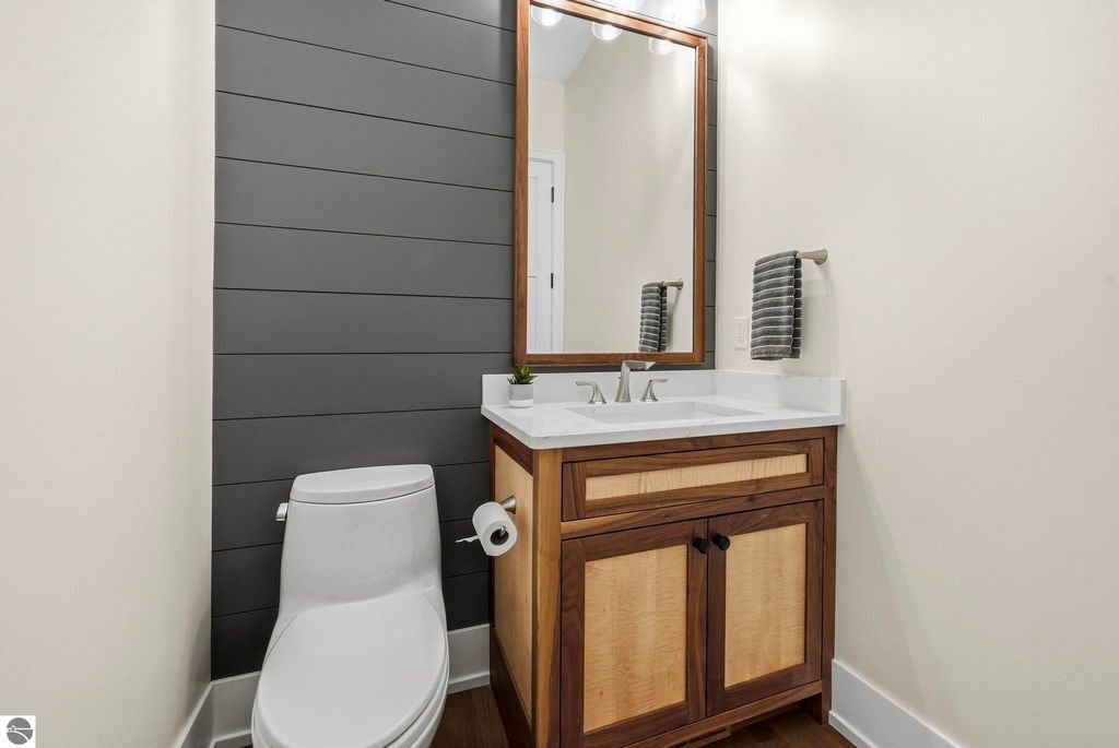 Image 39 of property listing at 103 Vineyard Ridge Drive, Traverse City, MI 49686