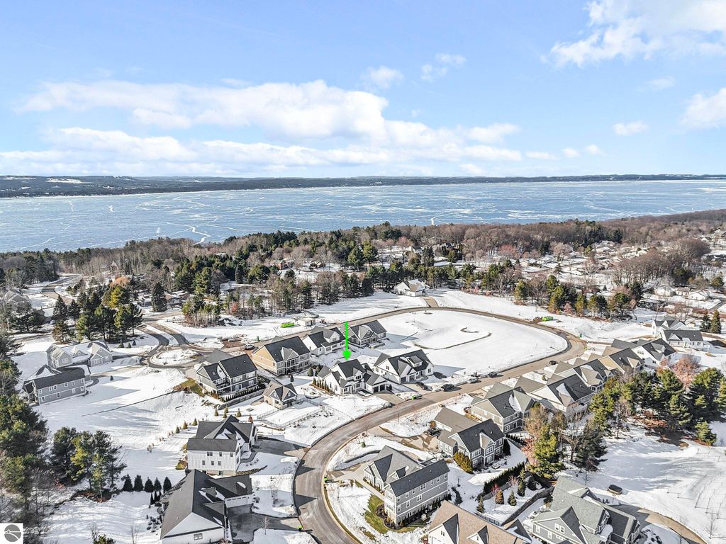 Image 4 of property listing at 103 Vineyard Ridge Drive, Traverse City, MI 49686