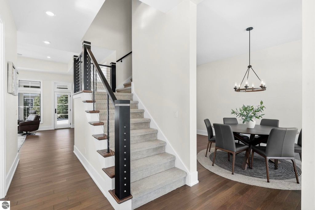 Image 6 of property listing at 103 Vineyard Ridge Drive, Traverse City, MI 49686