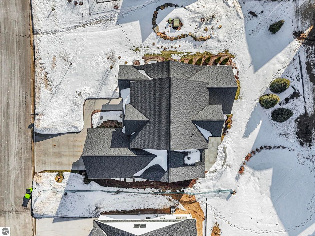 Image 76 of property listing at 103 Vineyard Ridge Drive, Traverse City, MI 49686