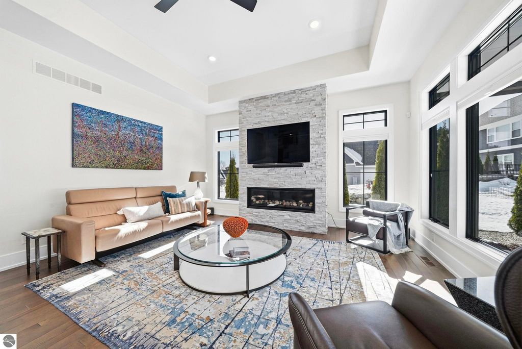 Image 9 of property listing at 103 Vineyard Ridge Drive, Traverse City, MI 49686