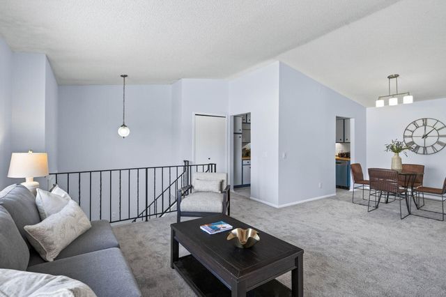 6830 Sandlewood Road, Woodbury, MN 55125