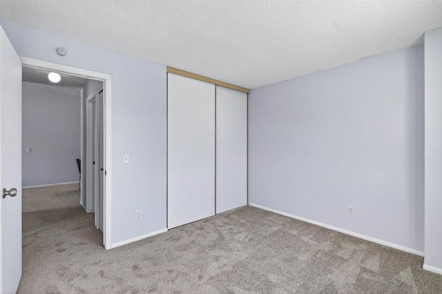 6830 Sandlewood Road, Woodbury, MN 55125