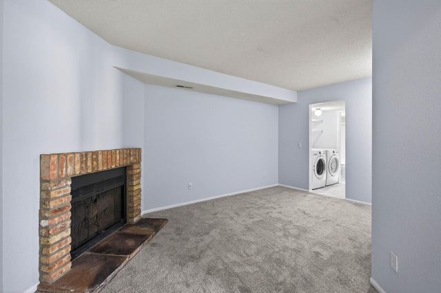 6830 Sandlewood Road, Woodbury, MN 55125