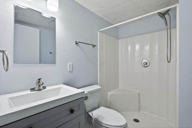 6830 Sandlewood Road, Woodbury, MN 55125