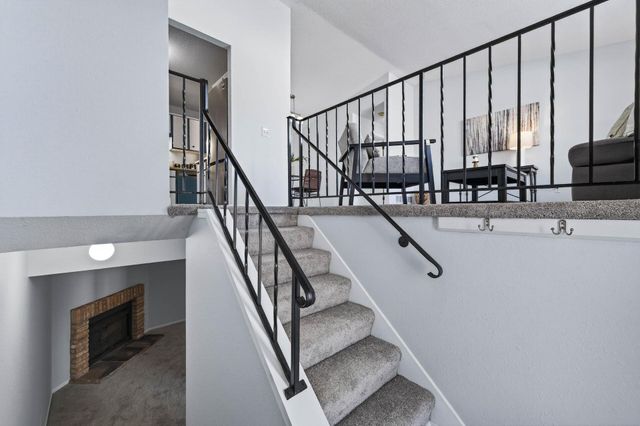 6830 Sandlewood Road, Woodbury, MN 55125