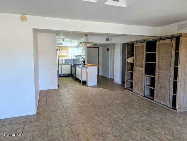 2979 S COUNTRY CLUB Way, Tempe, AZ 85282