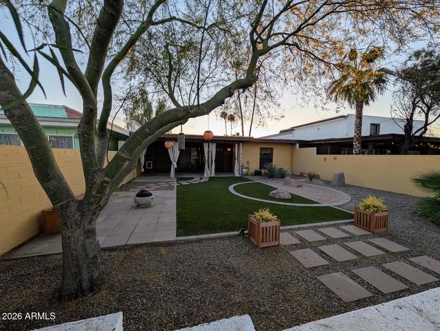 2979 S COUNTRY CLUB Way, Tempe, AZ 85282