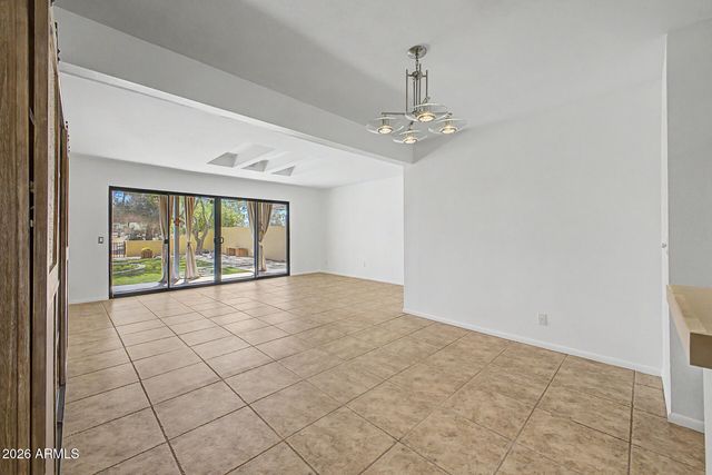 2979 S COUNTRY CLUB Way, Tempe, AZ 85282