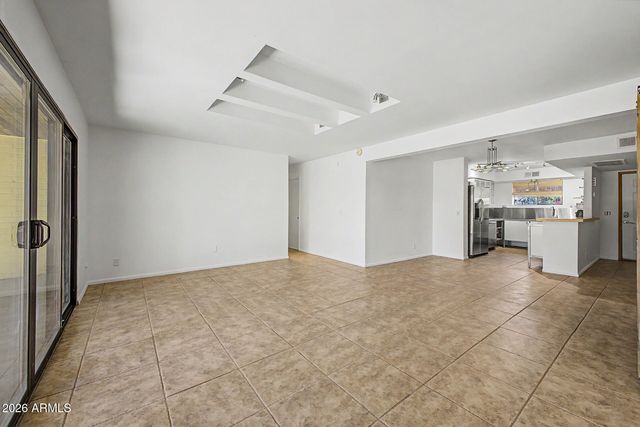 2979 S COUNTRY CLUB Way, Tempe, AZ 85282