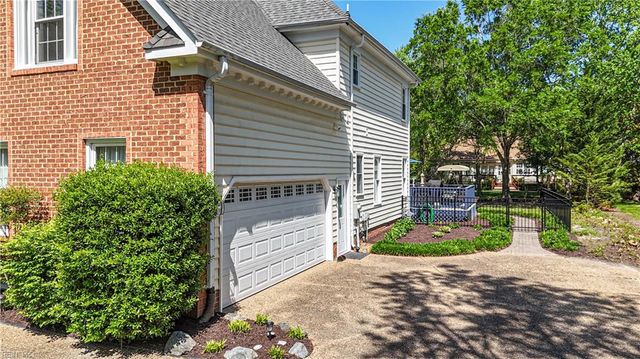 11146 Olde Towne PL, Smithfield, VA 23430