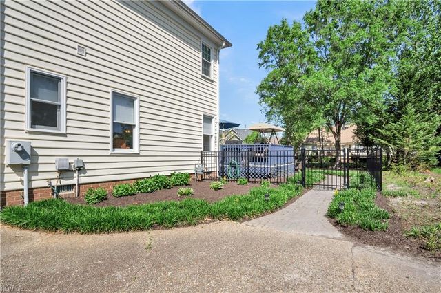 11146 Olde Towne PL, Smithfield, VA 23430
