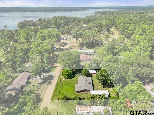 21187 Kristen Dr, Chandler, TX 75758