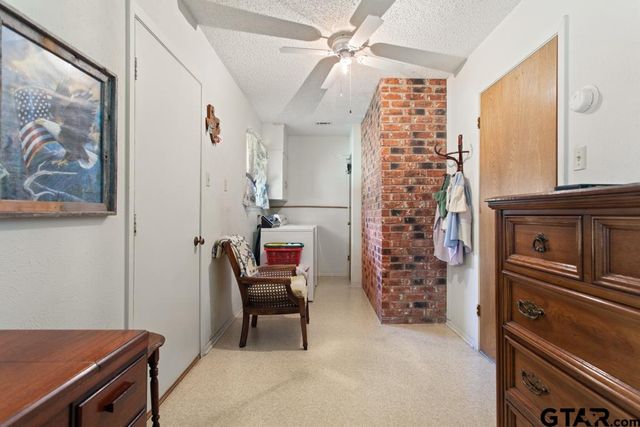 21187 Kristen Dr, Chandler, TX 75758