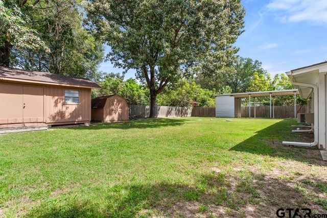 21187 Kristen Dr, Chandler, TX 75758