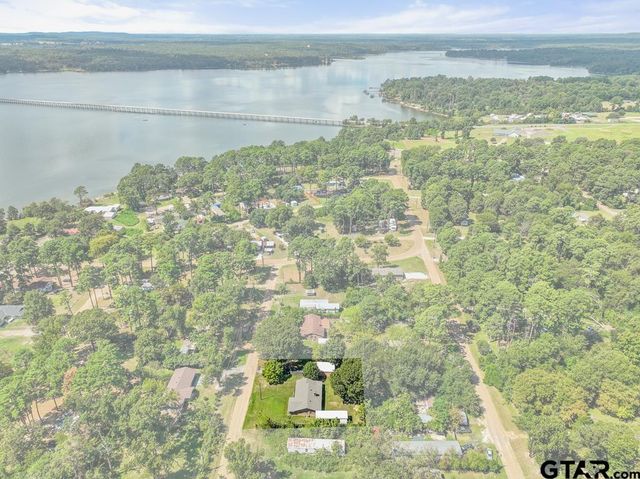 21187 Kristen Dr, Chandler, TX 75758
