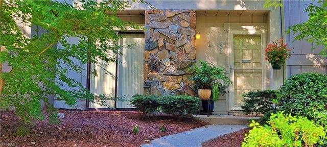 203 Lamplighter Circle, Winston-salem, NC 27104