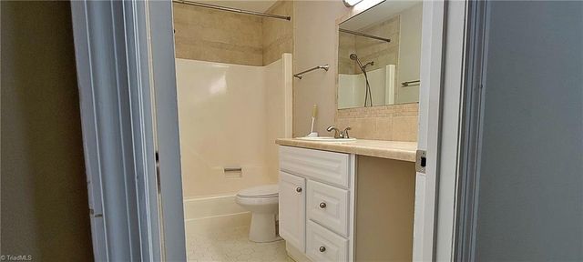 203 Lamplighter Circle, Winston-salem, NC 27104