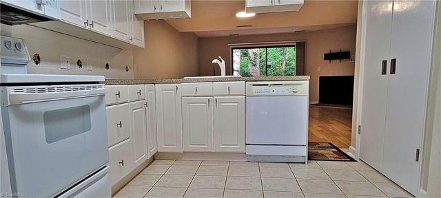 203 Lamplighter Circle, Winston-salem, NC 27104