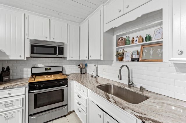 109 Holderrieth Boulevard, Tomball, TX 77375