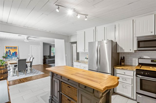 109 Holderrieth Boulevard, Tomball, TX 77375