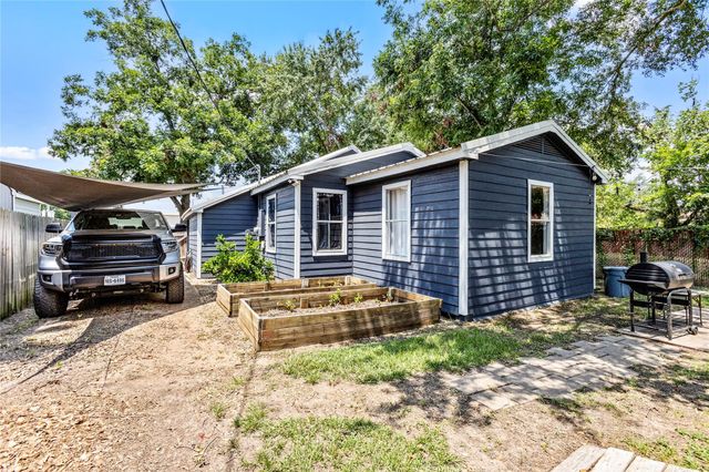 109 Holderrieth Boulevard, Tomball, TX 77375