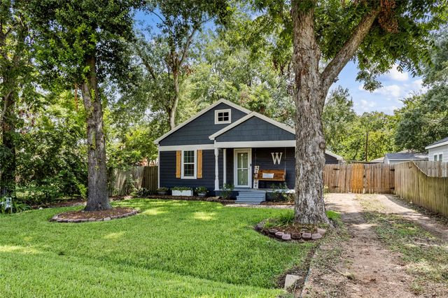 109 Holderrieth Boulevard, Tomball, TX 77375