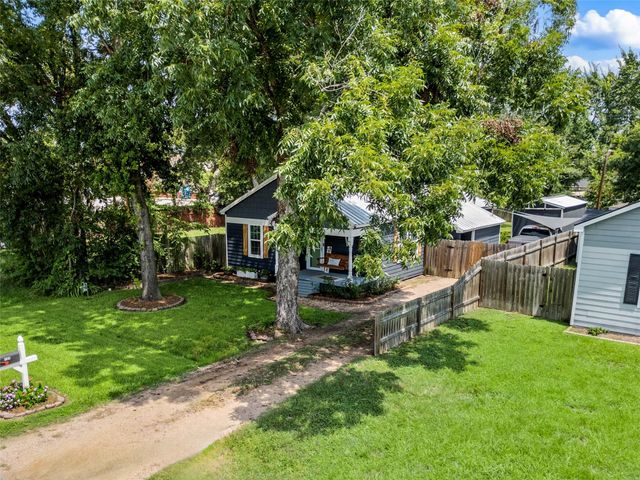 109 Holderrieth Boulevard, Tomball, TX 77375