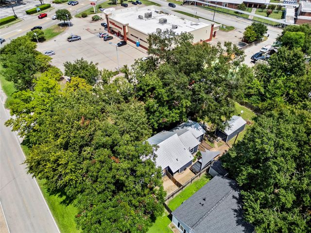 109 Holderrieth Boulevard, Tomball, TX 77375