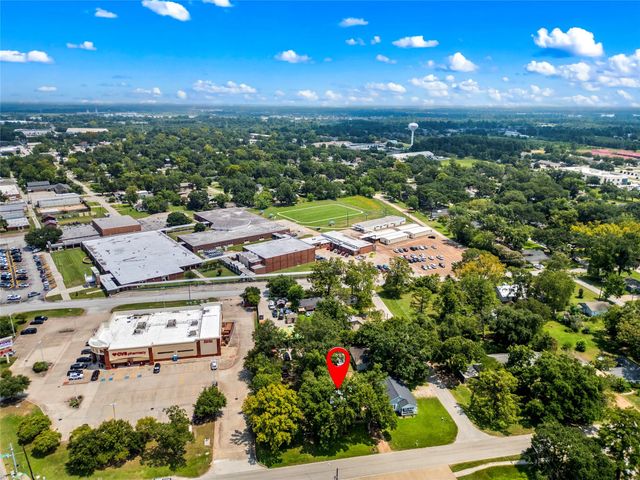 109 Holderrieth Boulevard, Tomball, TX 77375