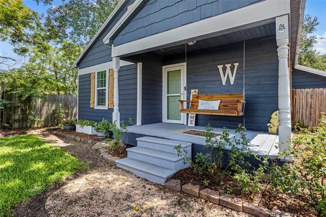 109 Holderrieth Boulevard, Tomball, TX 77375