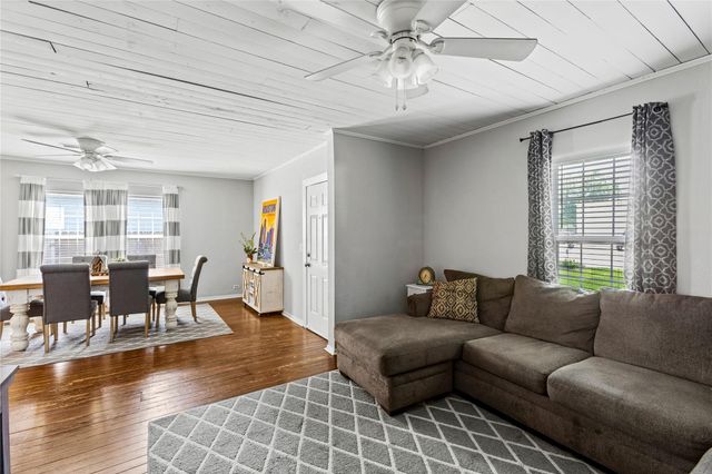109 Holderrieth Boulevard, Tomball, TX 77375