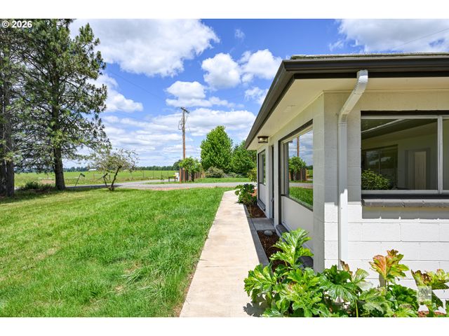 23380 Se HOWLETT Rd, Eagle Creek, OR 97022
