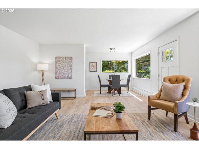 23380 Se HOWLETT Rd, Eagle Creek, OR 97022
