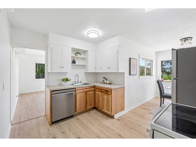 23380 Se HOWLETT Rd, Eagle Creek, OR 97022