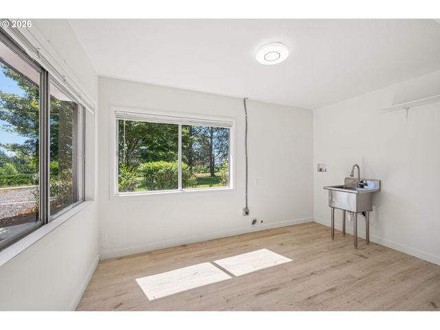 23380 Se HOWLETT Rd, Eagle Creek, OR 97022