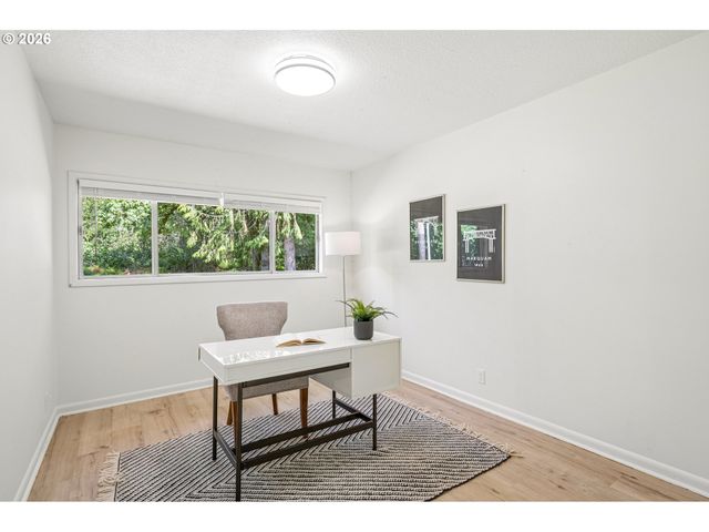 23380 Se HOWLETT Rd, Eagle Creek, OR 97022