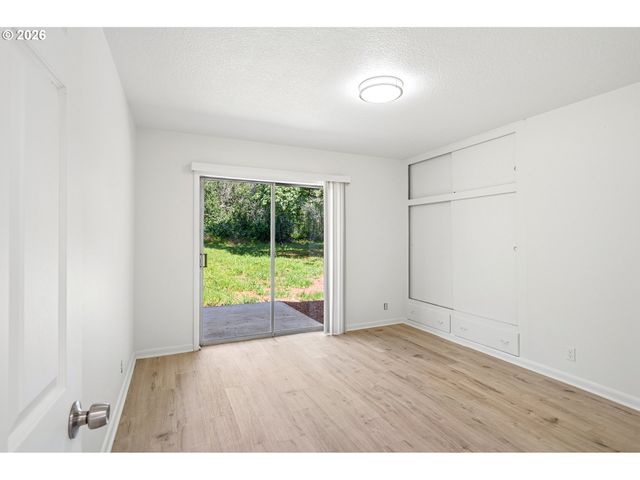 23380 Se HOWLETT Rd, Eagle Creek, OR 97022