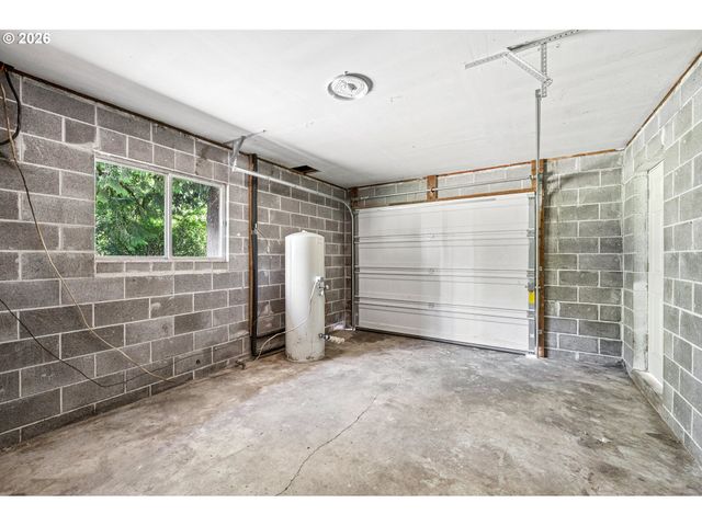 23380 Se HOWLETT Rd, Eagle Creek, OR 97022