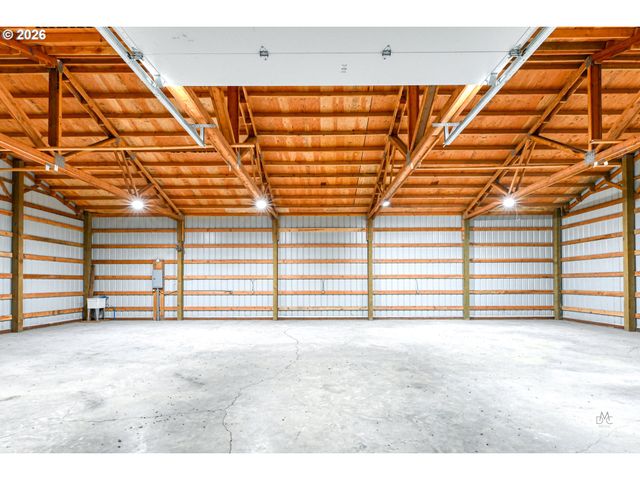 23380 Se HOWLETT Rd, Eagle Creek, OR 97022