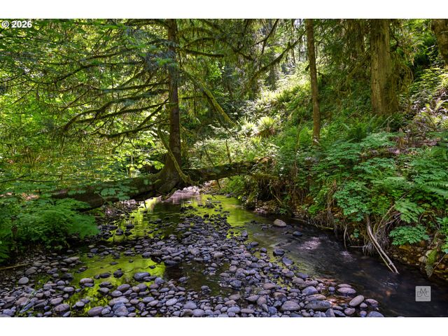 23380 Se HOWLETT Rd, Eagle Creek, OR 97022