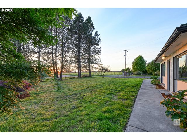 23380 Se HOWLETT Rd, Eagle Creek, OR 97022
